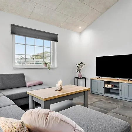 Lovely In With Kitchen