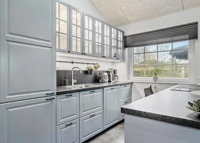 Dom wakacyjny 3 Bedroom Beautiful In