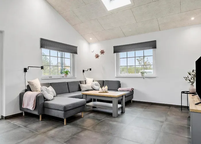Dom wakacyjny 3 Bedroom Beautiful In *