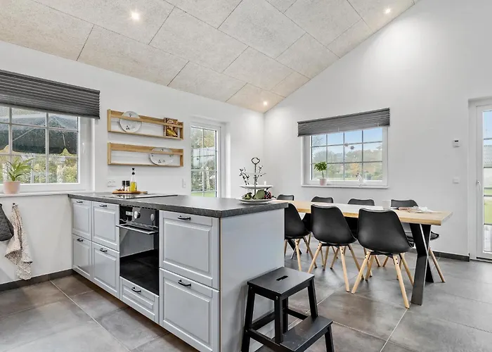 Dom wakacyjny 3 Bedroom Beautiful In *