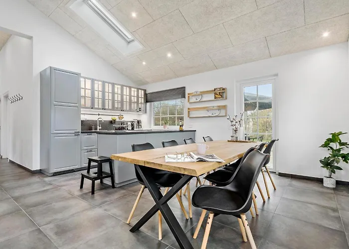 3 Bedroom Beautiful In * Hemmet