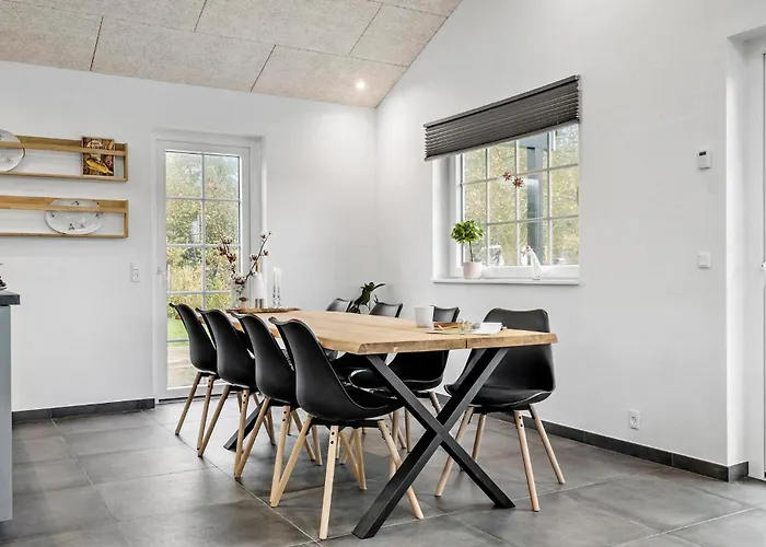 Dom wakacyjny 3 Bedroom Beautiful In *