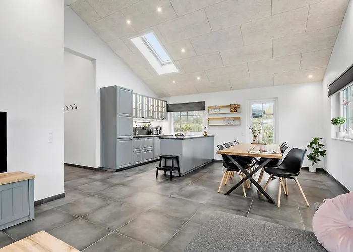 3 Bedroom Beautiful In *
